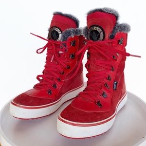 Santana Canada Red Lace Up Boots